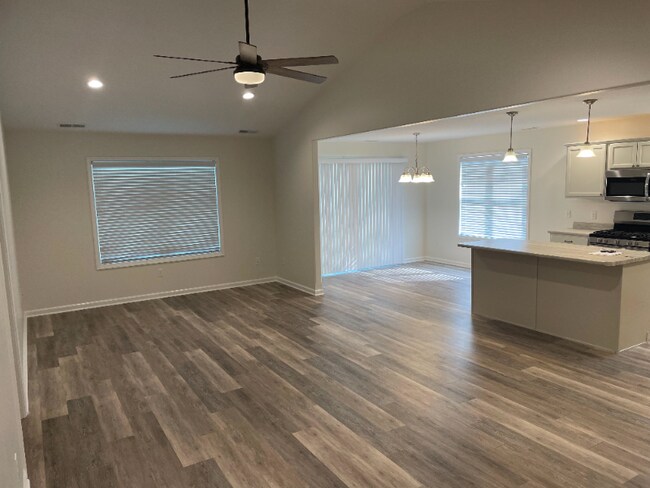Building Photo - 2028 Buell Dr