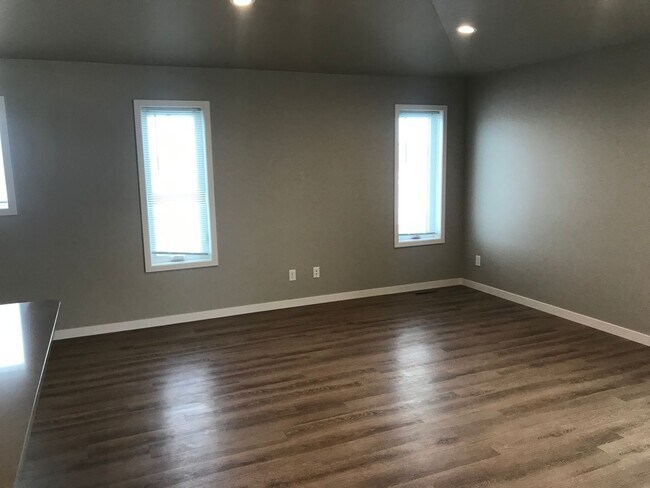 Foto del edificio - Single family 4 bedroom home