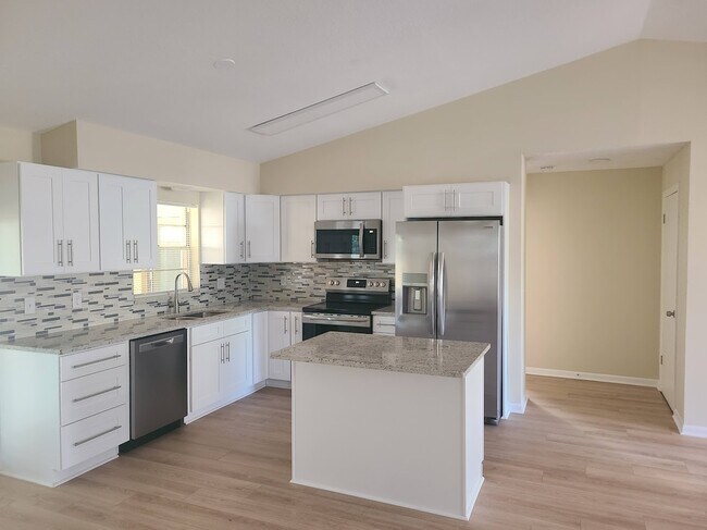 Kitchen - 5215 Whiteway Dr