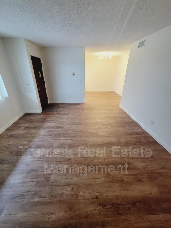 Building Photo - 553 E Orange Grove Ave