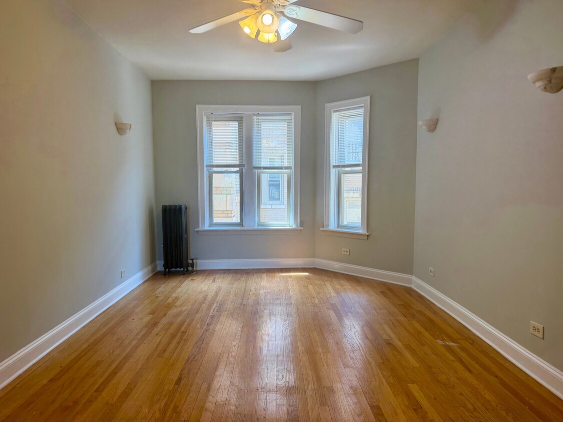 Photo - 4231 N Paulina St (Chicago, IL)