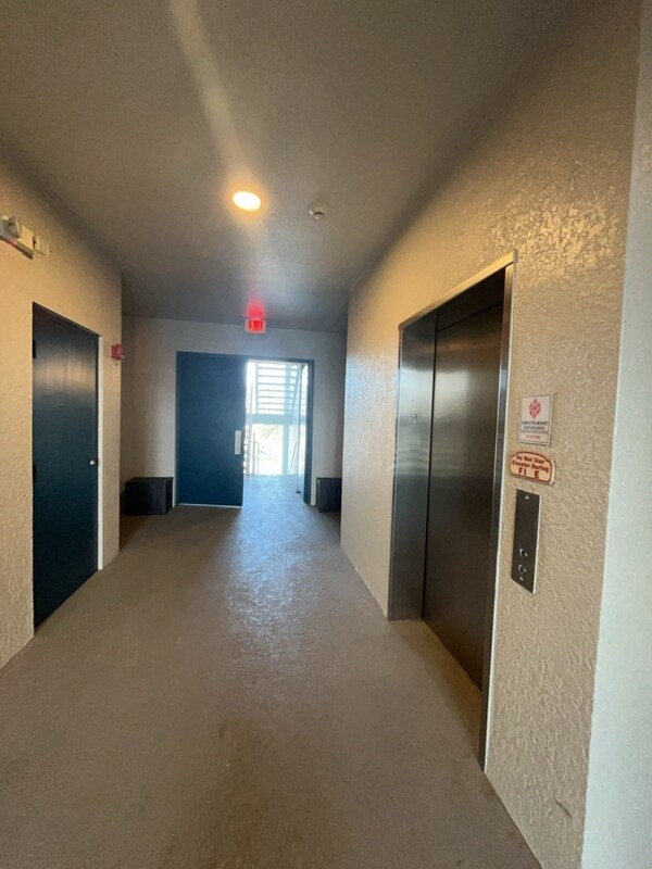Building Photo - 5257 Cane Island Loop