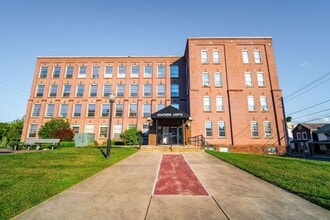 Building Photo - 149 Wilson St