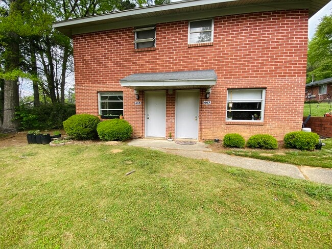 Building Photo - 405 E Thach Ave