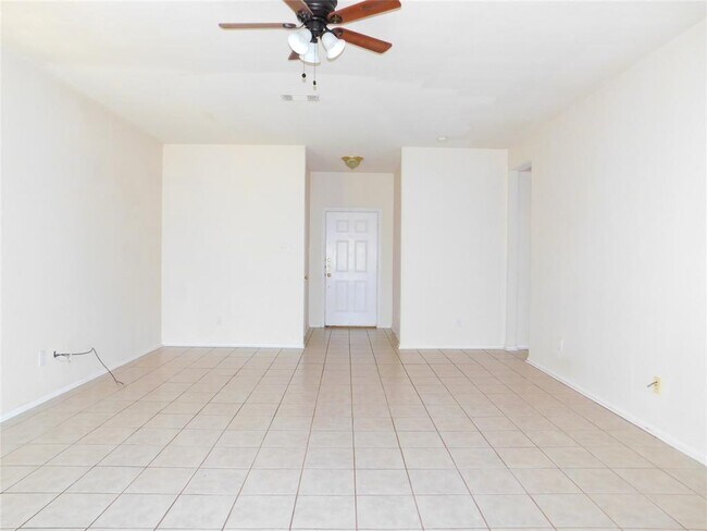 Foto del edificio - 1120 Lake Haven Dr