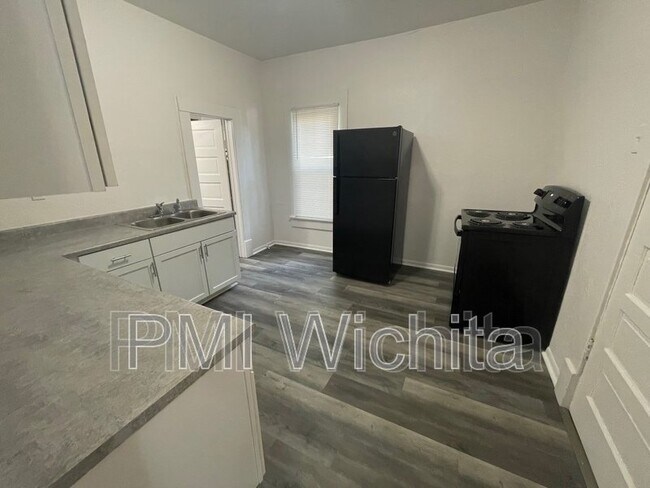 Foto del edificio - 202 N Ash St