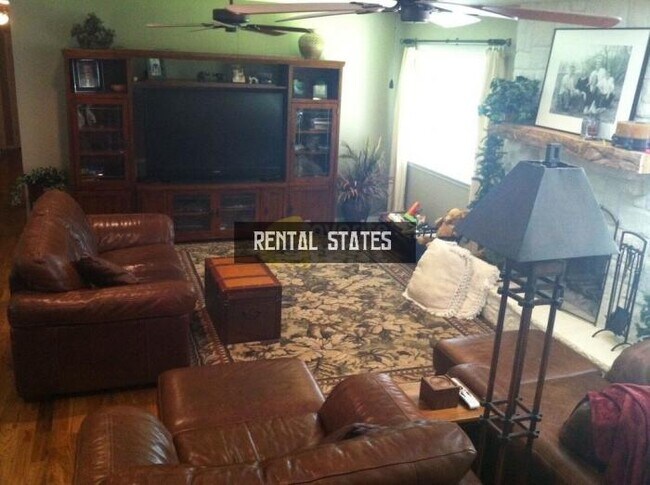 Building Photo - 3 bedroom in College Station TX 77845