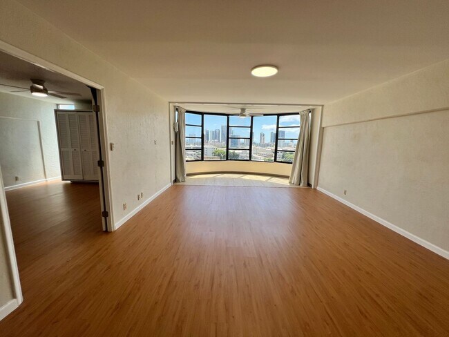 Building Photo - Ode Rancho 1 bedroom 2 bath with 1 assigne...