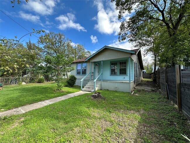 Building Photo - 1403 Clifford Ave