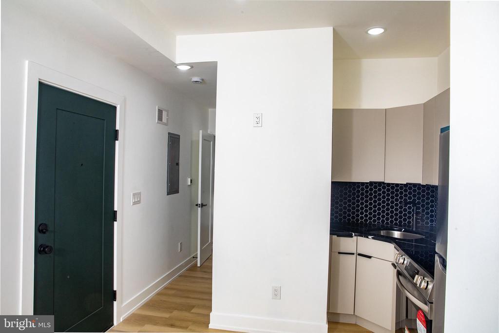 Foto principal - 1230 W Hilton St
