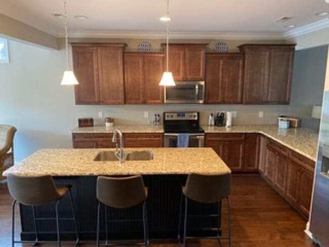 Building Photo - Knoxville 37932 - 3 bedroom 2.5 bath - cal...