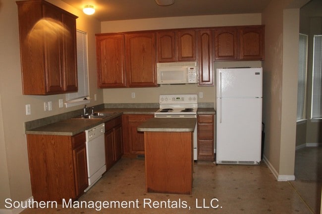 Building Photo - 3 br, 2.5 bath House - 306 Bruaw Drive