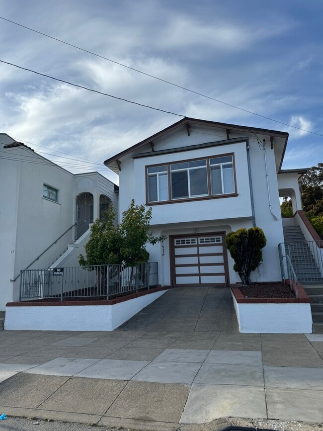 Photo - 70 Farallones St House