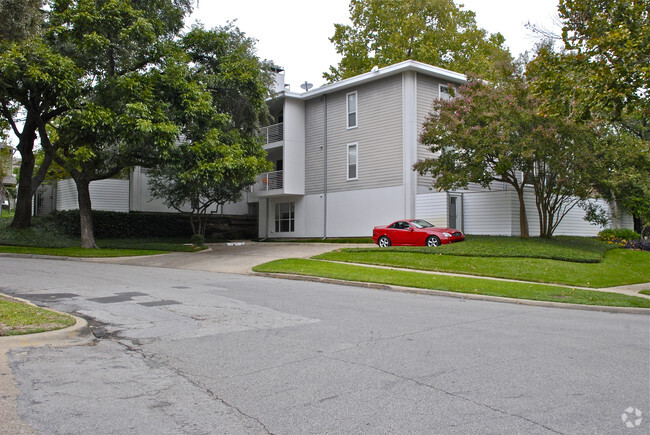 Building Photo - Chalet Apartments