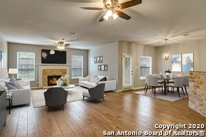 Foto del edificio - 133 Deer Wood Oaks