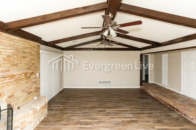 Building Photo - 715 San Juan Dr