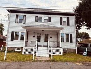 Building Photo - 22 Child St