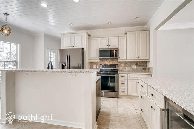 Foto del edificio - 2984 Iroquois Dr