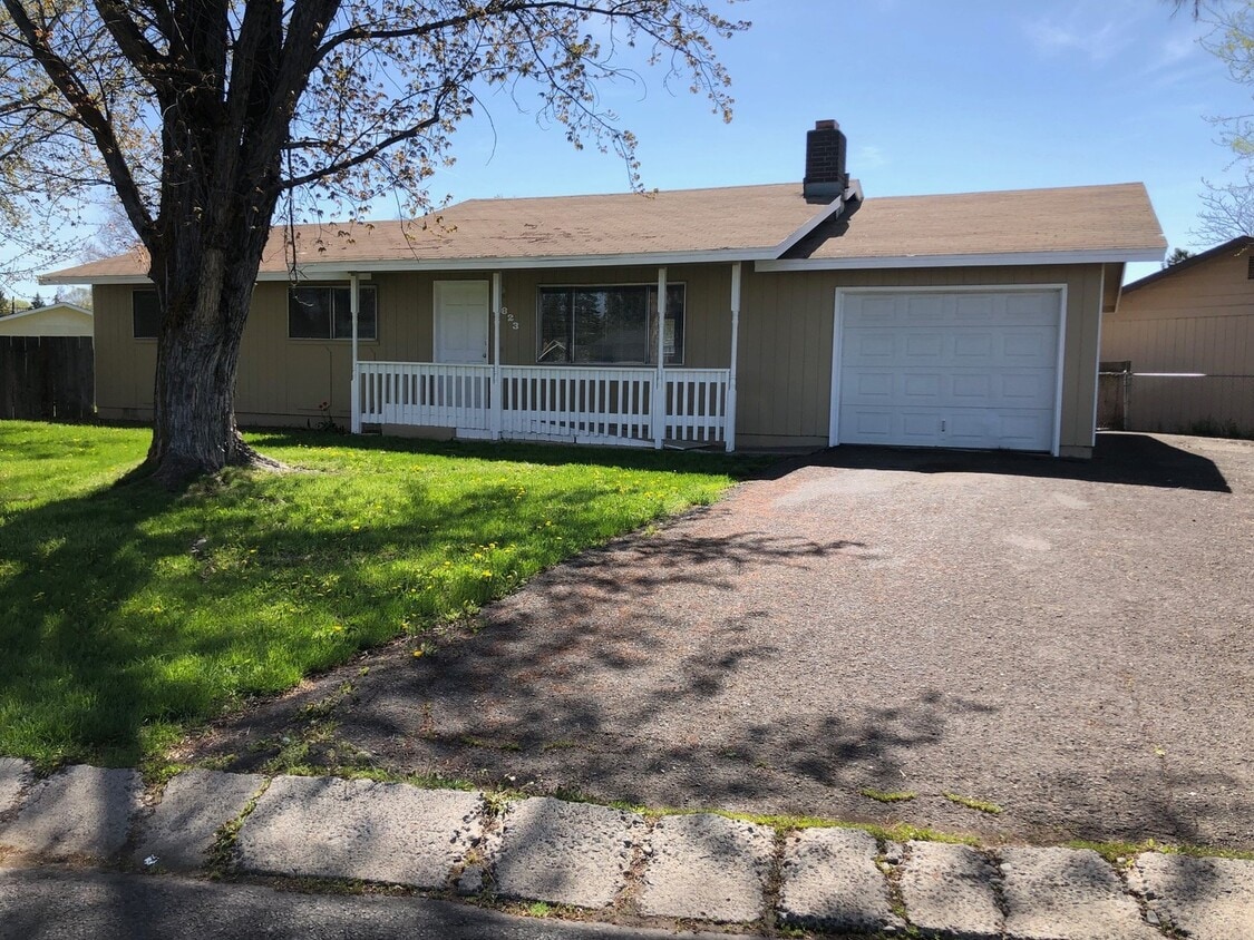 3 bedroom, 1 bath *APP OUT 4/15/2024* House Rental in Klamath Falls