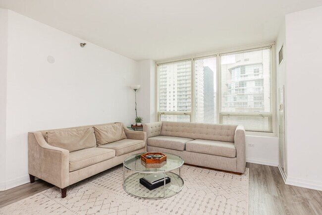 Foto del edificio - 33 W Ontario St