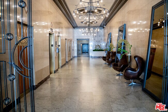 Foto del edificio - 460 S Spring St