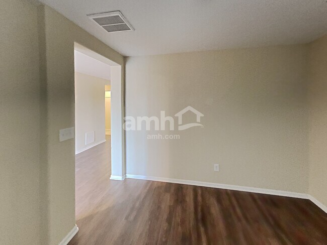 Foto del edificio - 810 Sunrise Dr