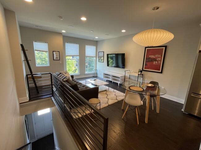 Foto del edificio - 204 Wesley Heights Way
