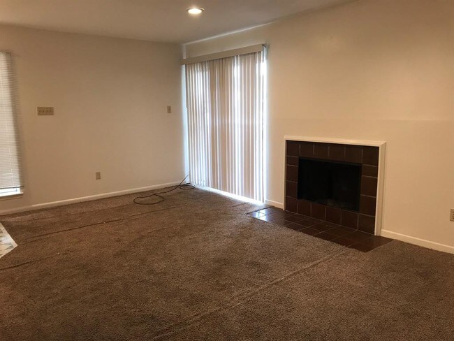 Building Photo - 11518 Meadow Ln