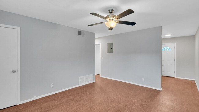 Foto del edificio - 1304 N Irvington Ave