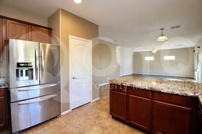 Foto del edificio - 11434 E Cliffrose Ln