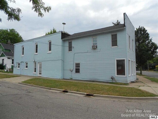 Foto del edificio - 401 Page Ave