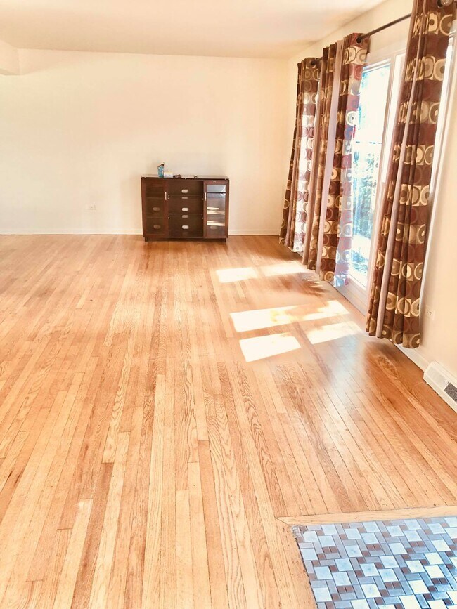 Foto del edificio - 2139 W Farwell Ave