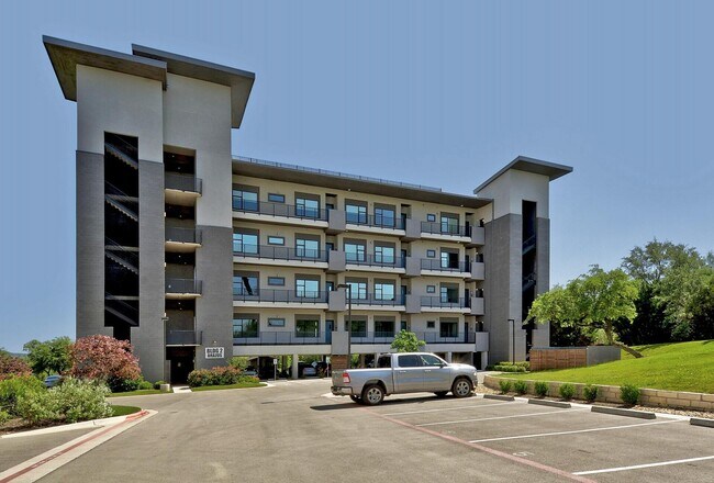 Building Photo - 5921 Hiline Rd
