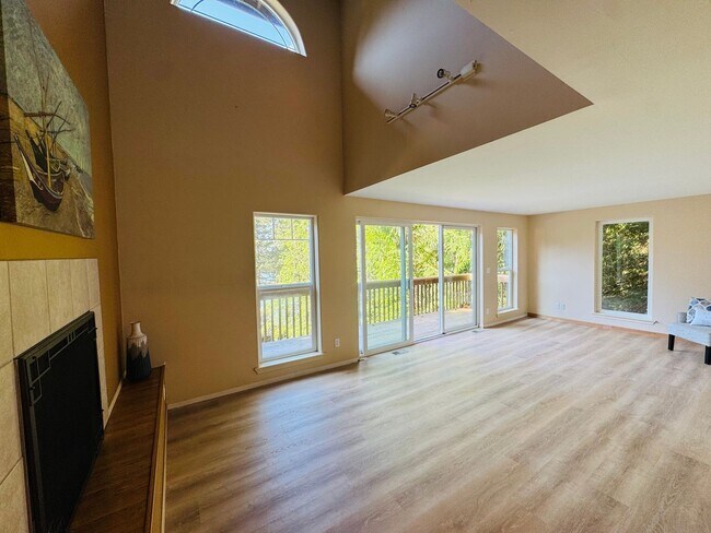 Foto del edificio - Guemes Island 3 Bed, 2.5 Bath with Partial View