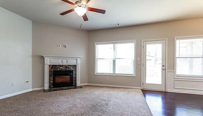 Building Photo - 2202 Black Pebble Cir