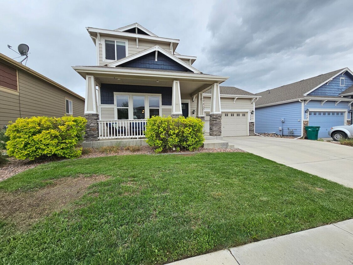 Foto principal - Stunning 3 Bed, 4 Bath Home with Mountain Views in Colorado Springs!