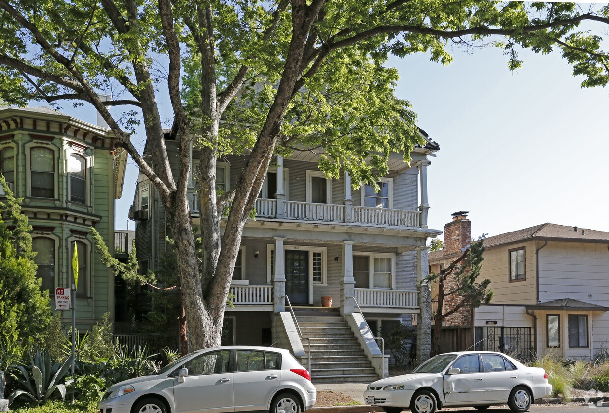 Building Photo - 1307 G St