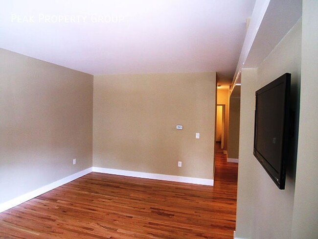 Foto del edificio - Available Fall 2025! 3 Bedroom Apartment L...