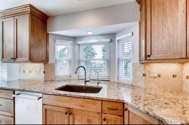 Building Photo - 14965 Amso St