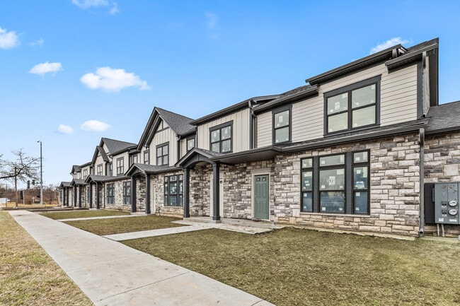 Building Photo - 27W280 Bauer Rd