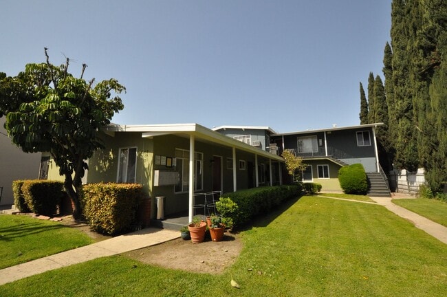 Building Photo - 6417 Whitsett Ave
