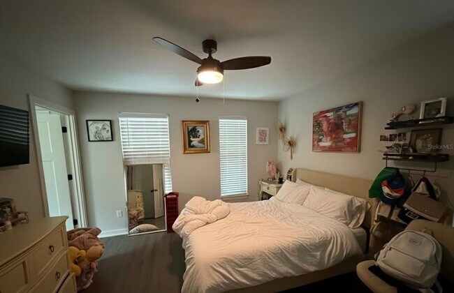 Foto del edificio - 711 NW 10th St