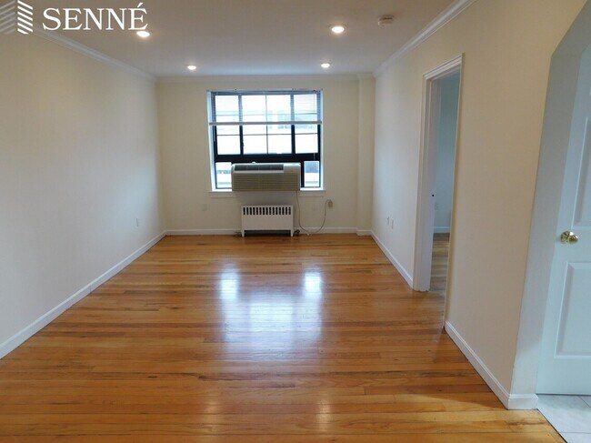 Building Photo - 56 Brattle St