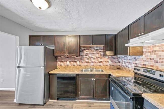Foto del edificio - 3575 Oakvale Rd