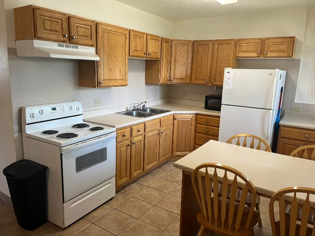 Building Photo - 147 N 300 E