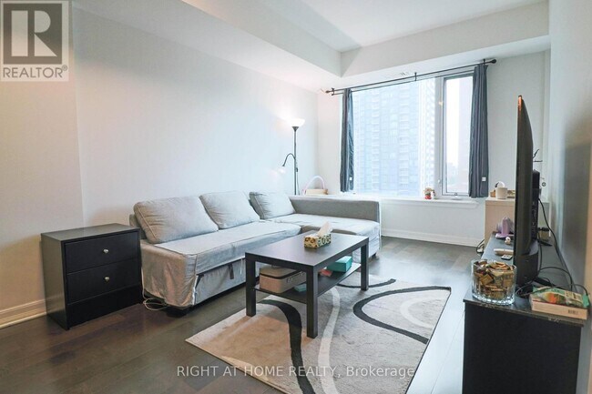 Building Photo - 238 Besserer St