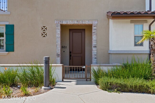 Building Photo - 4 br, 4 bath House - 215 Westpark Court  #...