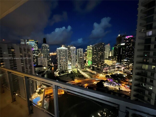 Foto del edificio - 90 SW 3rd St