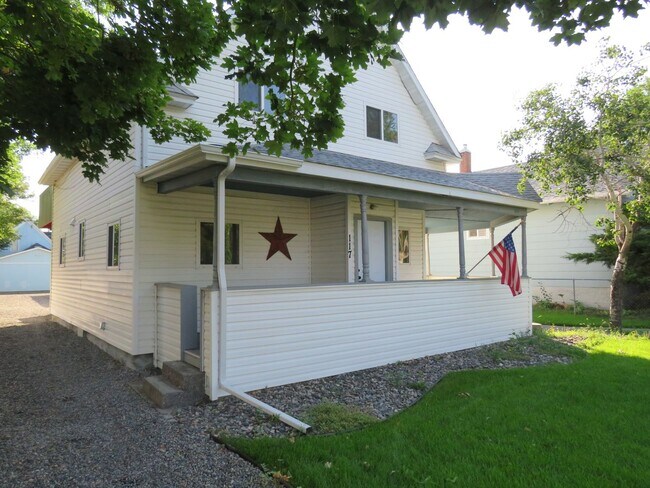 Building Photo - 119 S. 39th Street