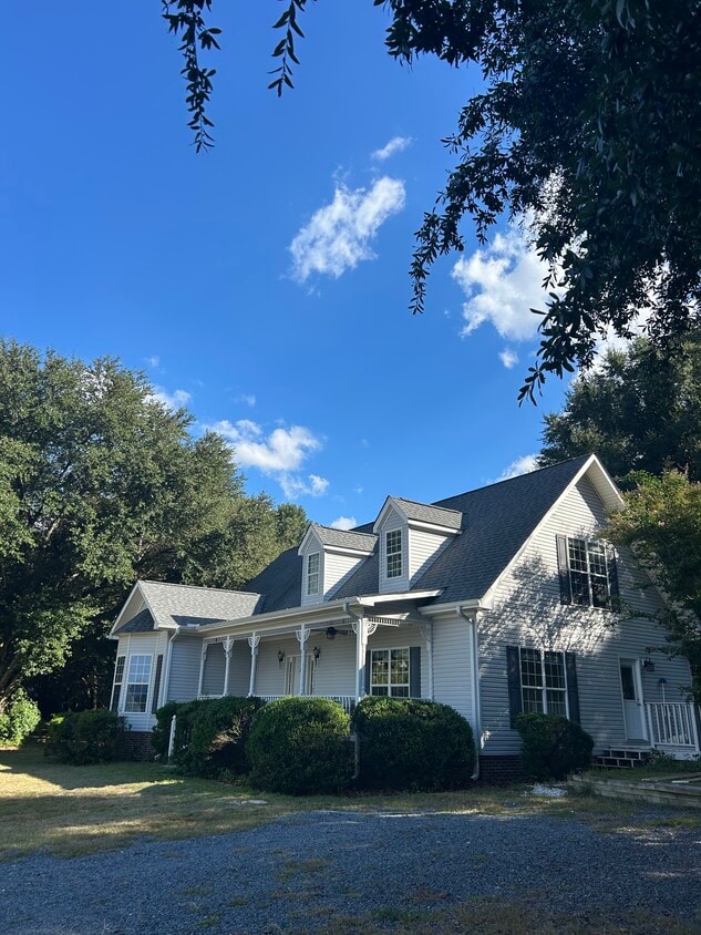 Foto principal - 170 Blue Ln